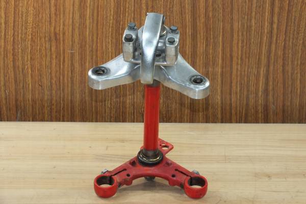 ■ ハンターカブ・CT110 ステム/回転式ハンドル・トップブリッジ