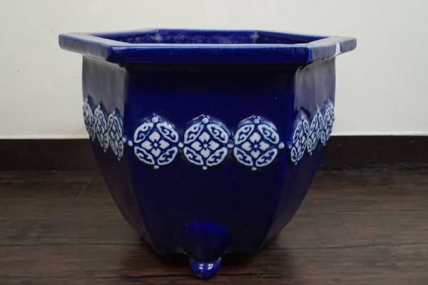 さ908 尾張焼 瑠璃釉 六角鉢 浮彫星付七宝に花菱紋 蘭鉢 植木鉢 瀬戸 鉢 売買されたオークション情報 Yahooの商品情報をアーカイブ公開 オークファン Aucfan Com