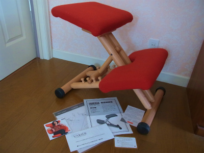stokke ストッケ バランスチェア ジュニア用アタッチメント付き 姿勢