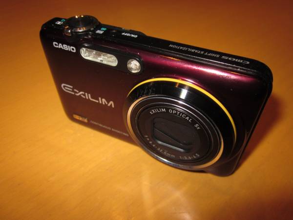 CASIO EXILIM EX-FC150 RD/Wi-Fi/高速連写・ハイスピード 家電、AV