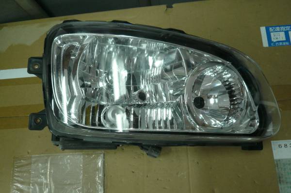 日野　レンジャー　純正　ヘッドライト　右側　バラスト付き　　中古