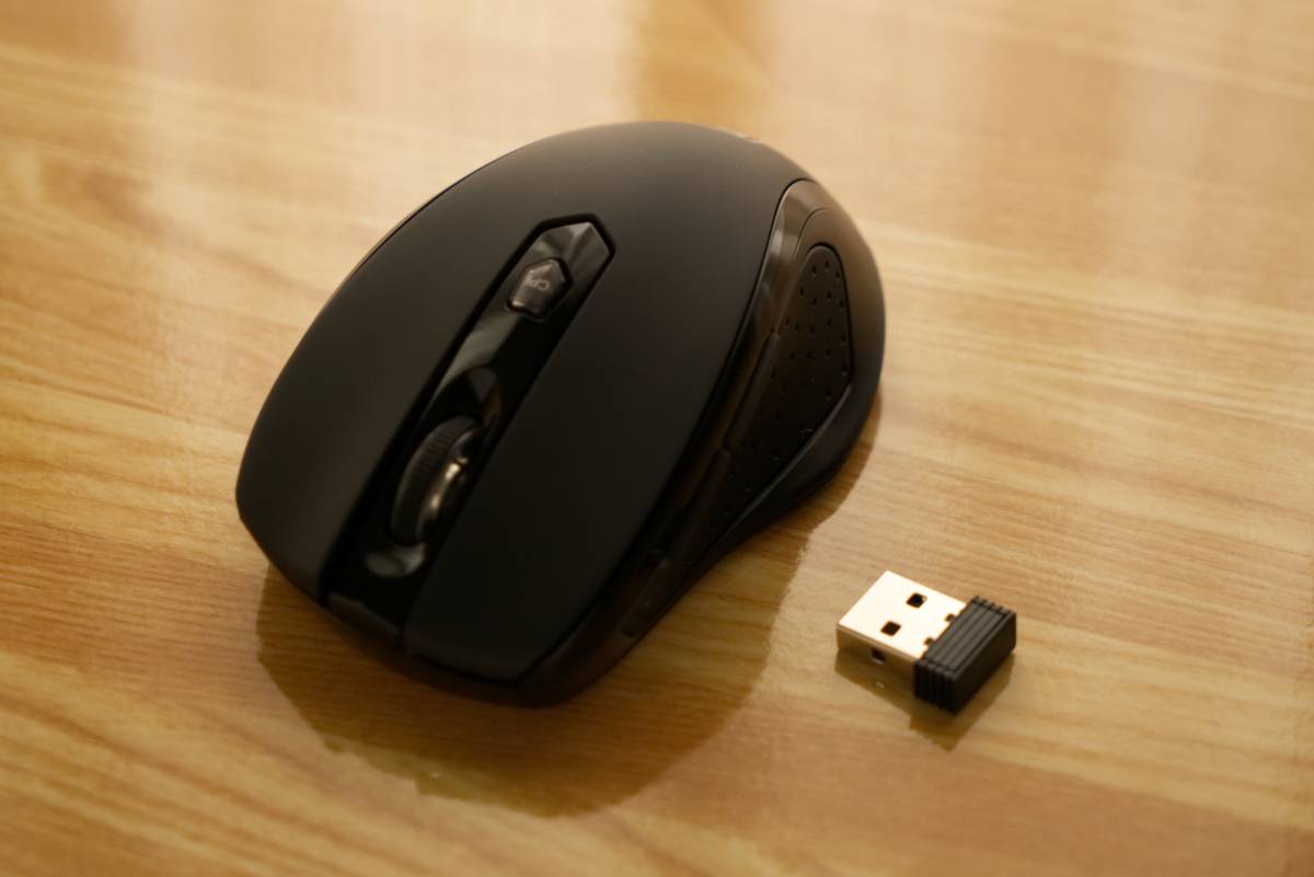 【新品】2.4Gワイヤレスマウス　高精度 省エネルギーコンパクト 持ち運び便利 ブラック_1