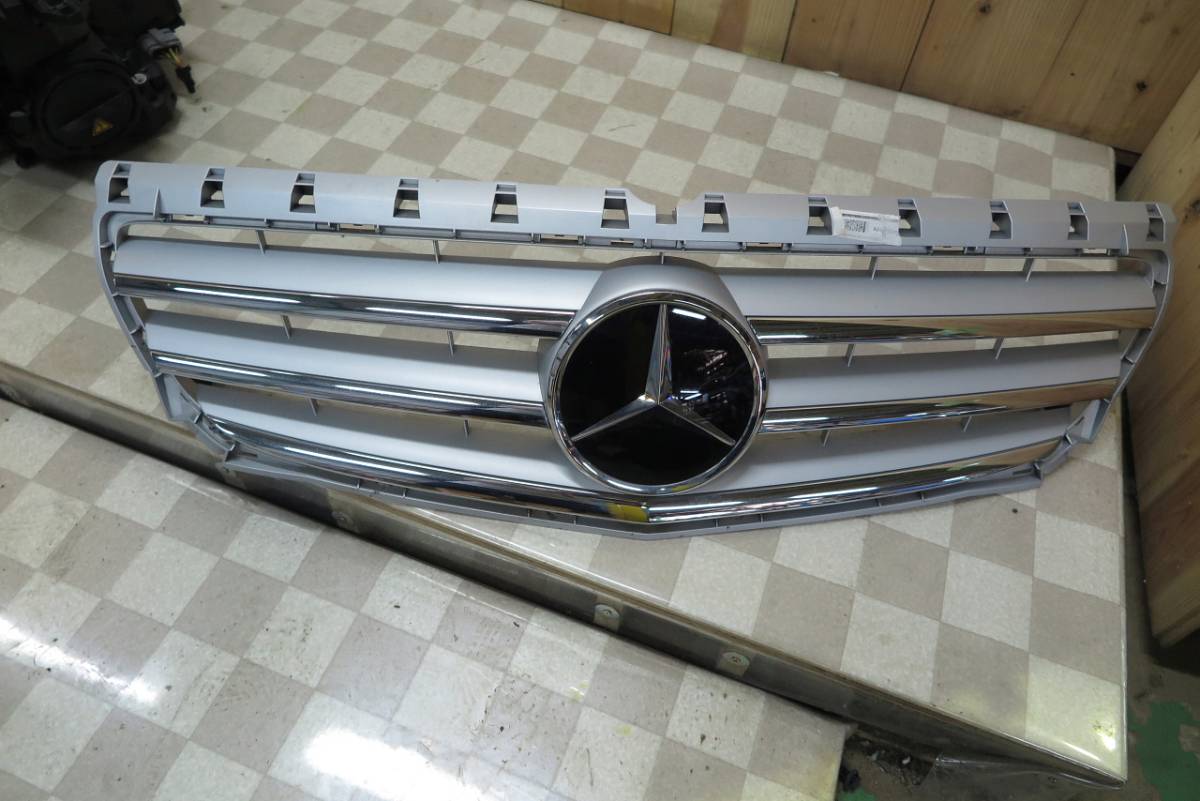 13yベンツ B180/W246/フロントグリルエンブレムレーダー付 