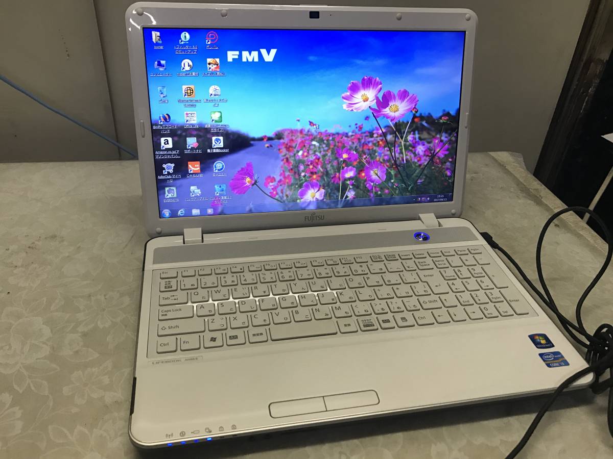 ジャンク扱い品 綺麗 ノートPC FUJITSU FMVA44EWK LIFEBOOK AH44/E