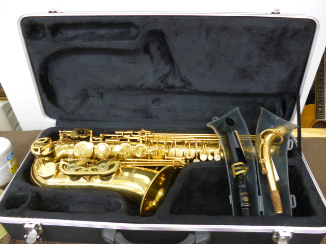P026 アンティグア Eldonエルドン アルトサックス 中オ品 マウスピース、ハードケース付き