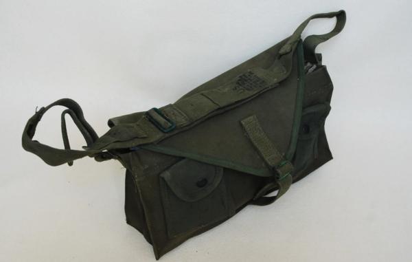 送料無料　実物　アメリカ軍　ベトナム戦争　ツールバッグ 　布バッグ 1 ●　工具バッグ　ショルダーバッグ　ベトナム　ナム戦