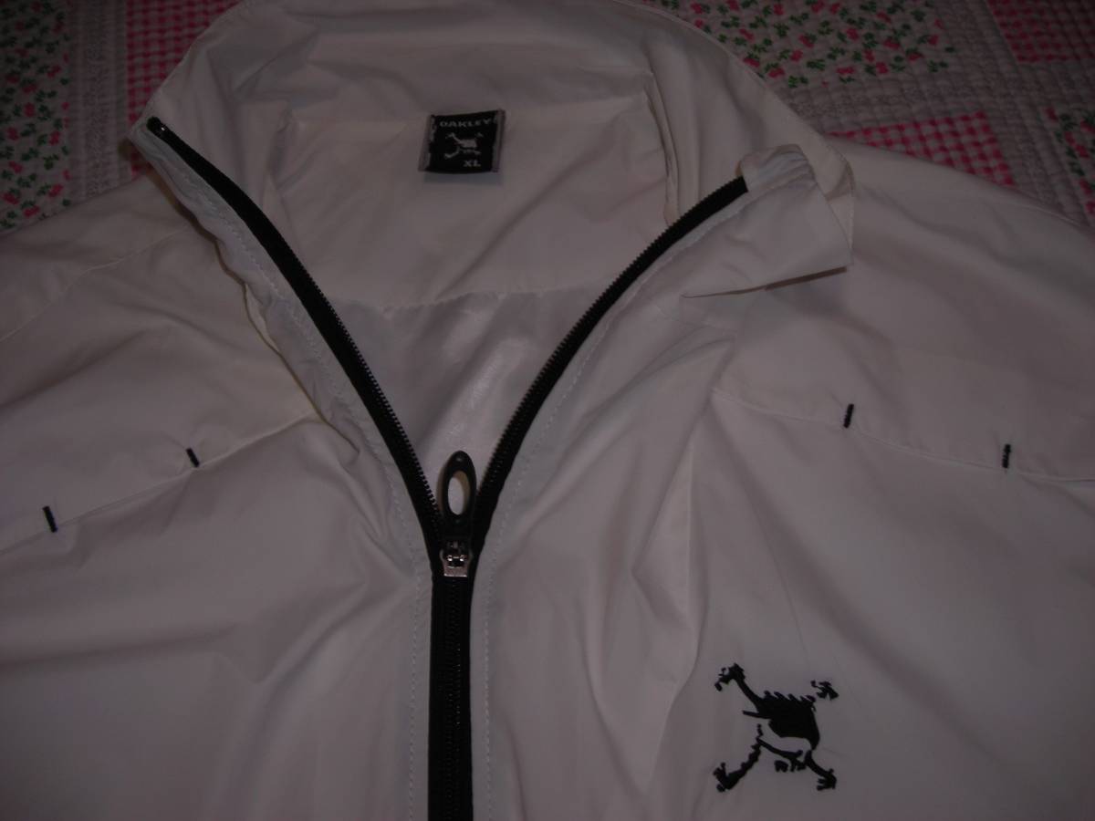 ★OAKLEY SKULL オークリー スカル★サイズXL　ウィンドジャケット 軽量＆防風&撥水