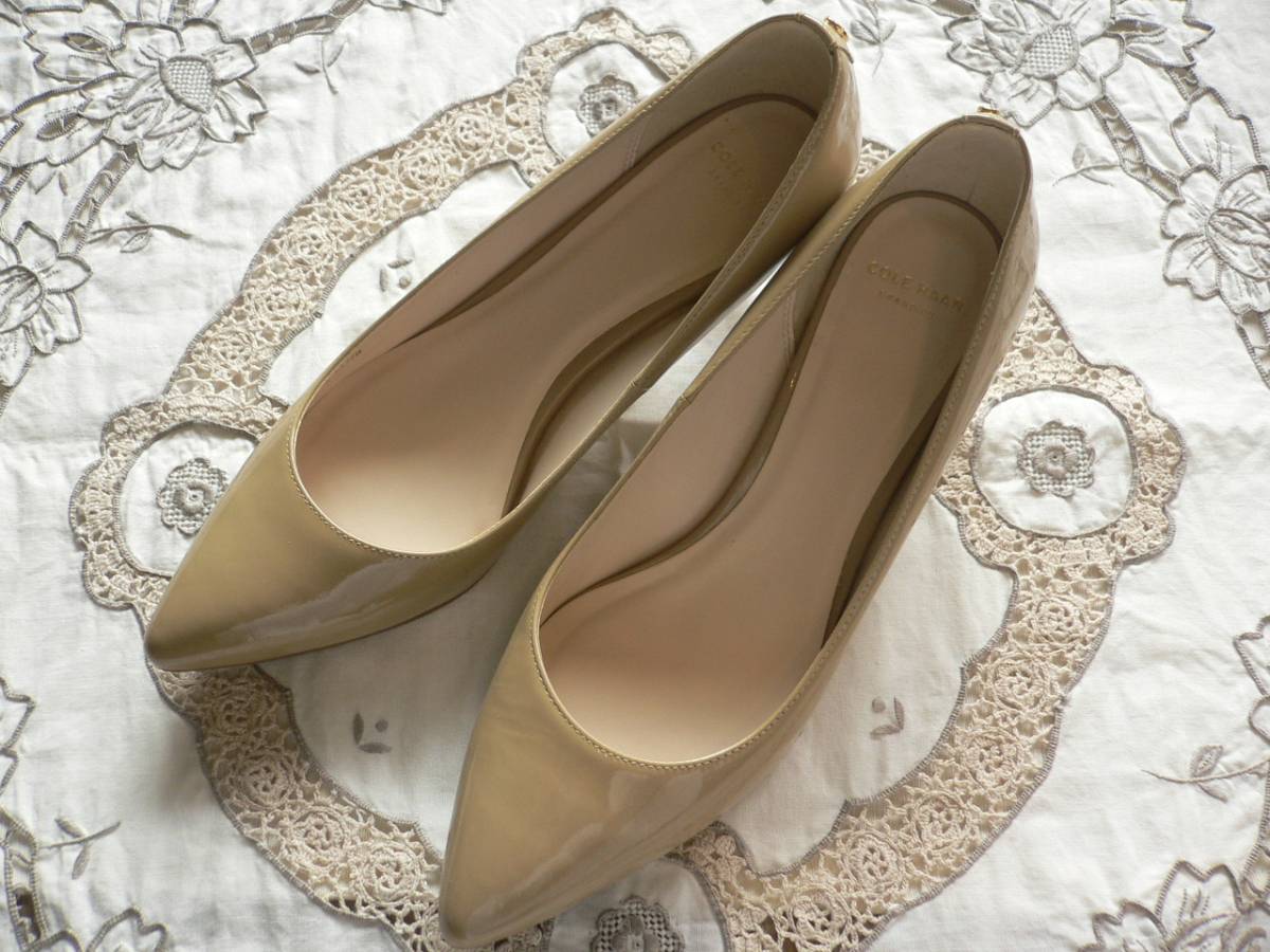 COLE HAAN＊コールハーン◇ベージュの低ヒールパンプス＊エナメル＊7
