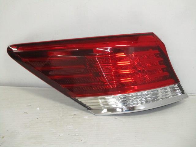 ジャンク トヨタ クラウン 210系 GRS210 GRS211 右 テールライト