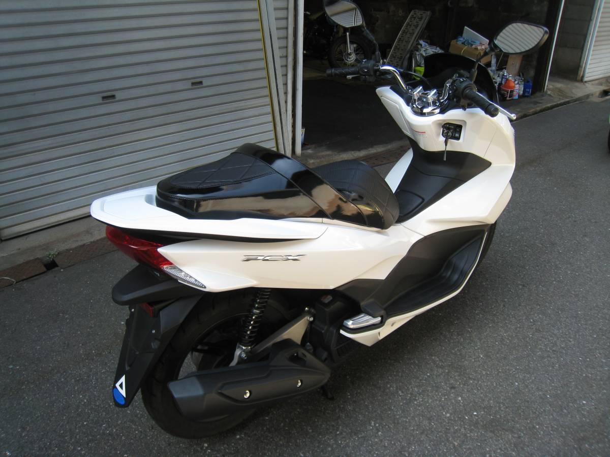 PCX 現行 PCX 125 JF56 白 8000キロ 美品 自賠付き | Honda公式