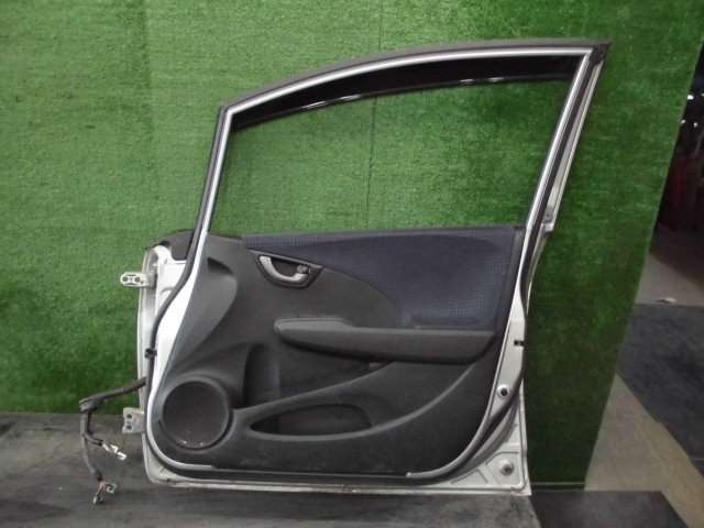 フィット GE6 (NH700M) フロント ドア 右 47429