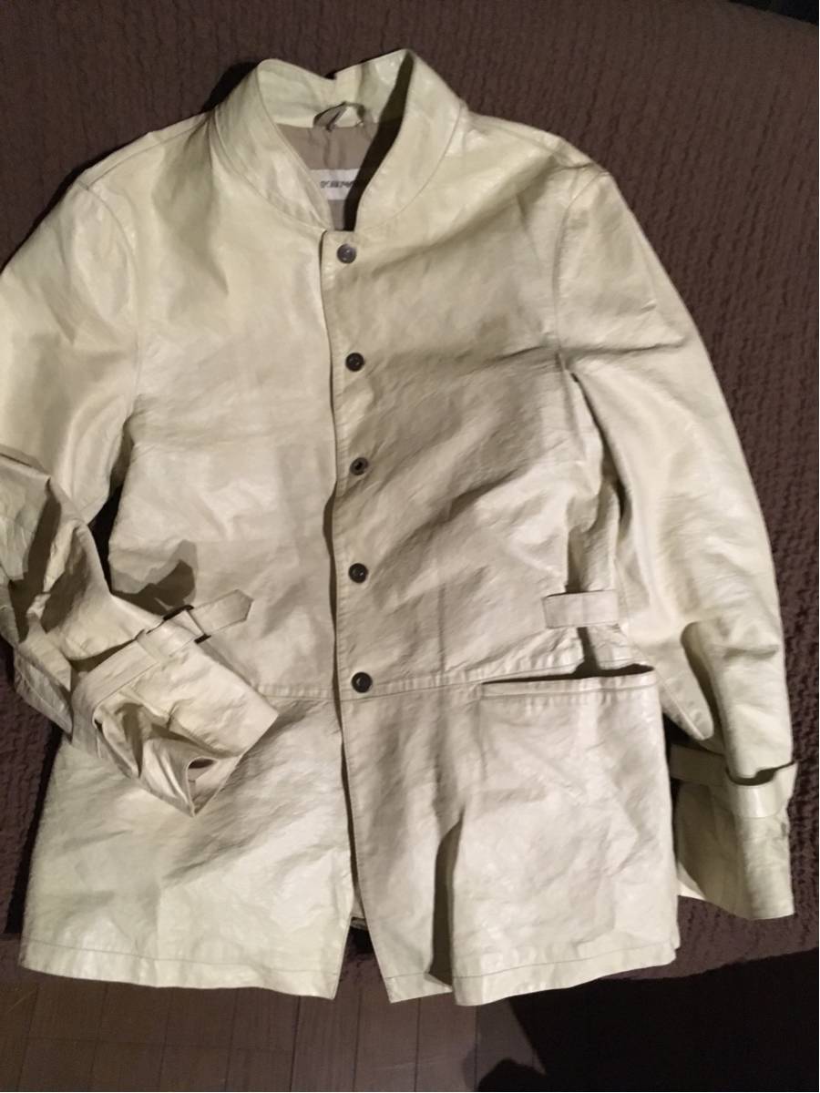 EMPORIO ARMANI ホワイトレザージャケット 薄手で軽く着心地最高