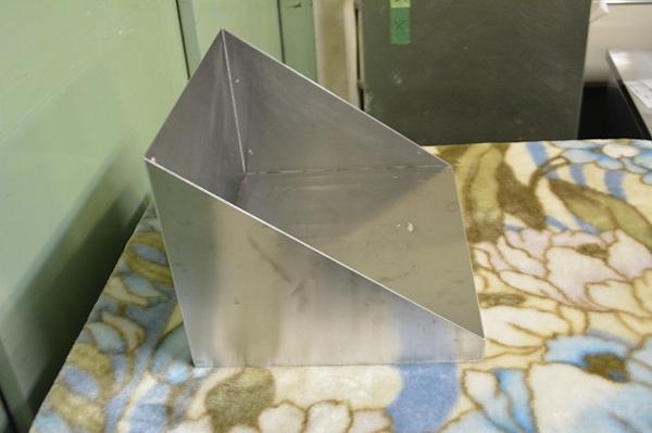 ★業務用 ステンレス 三角棚 (370×300×250)中古★23698