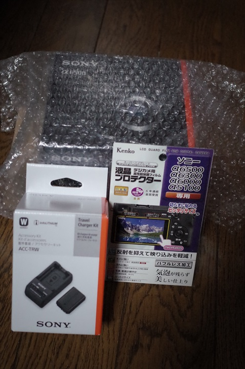 SONY　α6500　ボディ　新品　オマケ多数（純正バッテリー＆充電器＆液晶保護シール付き）　ILCE-6500