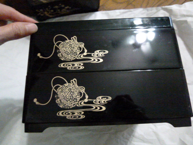 重箱　２段　鞠　まり　梅　黒色　ブラック色　プラスチック　中古_2