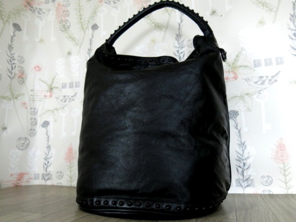 ☆ マーク バイ マーク ジェイコブス レザー スタッズ バケツ型 ショルダー バッグ ストラップ付き A4 OK 黒 MARC BY MARC JACOBS☆