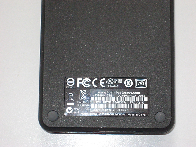 ■即決■東芝　2TB　ポータブルハードディスク　USB3.0　HDD　TOSHIBA　CANVIO　BASIC3.0