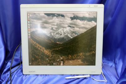 爆買い，100%新品 WACOM/ワコム 19インチ液晶ペンタブレット DTU-1931A/L タッチペン付属 14745S(タブレット)｜売買されたオークション情報、yahooの商品情報をアーカイブ公開 - オークファン タブレット