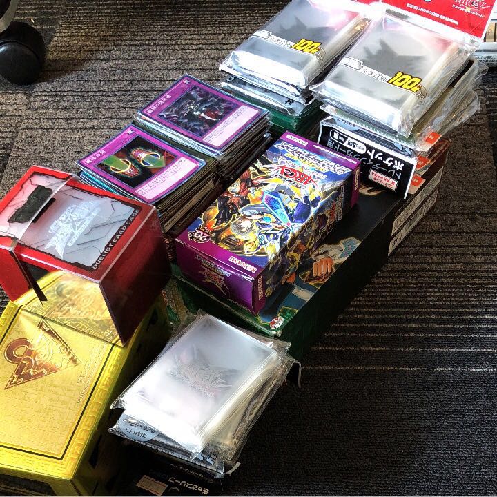 遊戯王 引退 レアカード900枚＋大量おまけ 遊戯王 引退品 初期、まとめ 