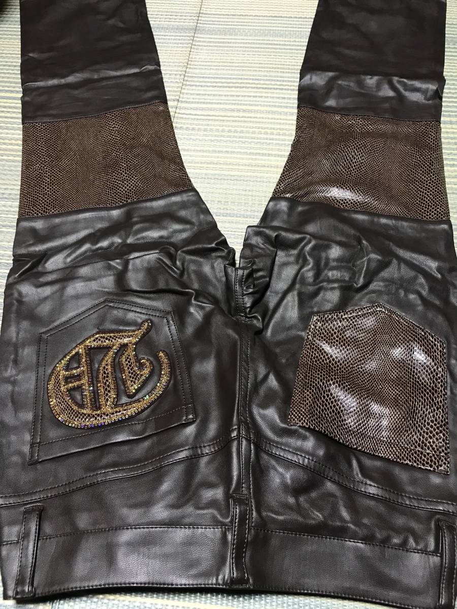超美品★ダンスウィズドラゴン ★パンツ レディース サイズ1 ウエスト71 合成皮革 レザー ベビ柄