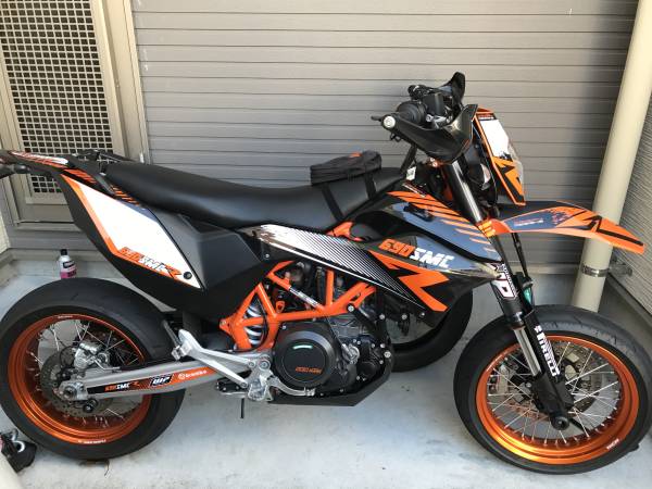 KTM 690 SMC R 2016 - Motorcycle specifications, reviews, photos