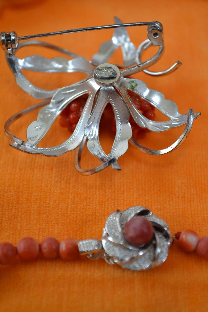 1円～ 珊瑚 帯留め 象牙 メノウ ネックレス まとめ ☆アクセサリー 24）アクセサリー　まとめて　ベッコウ・象牙・サンゴ・琥珀　計６ケ