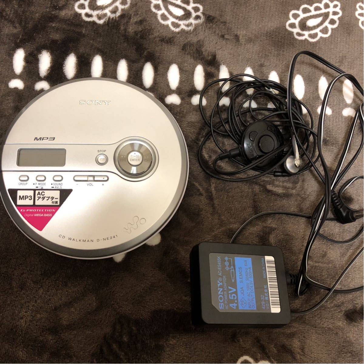 SONY CDウォークマン D-NE241 ／MP3対応 ☆動作品 SONY CD WALKMAN D