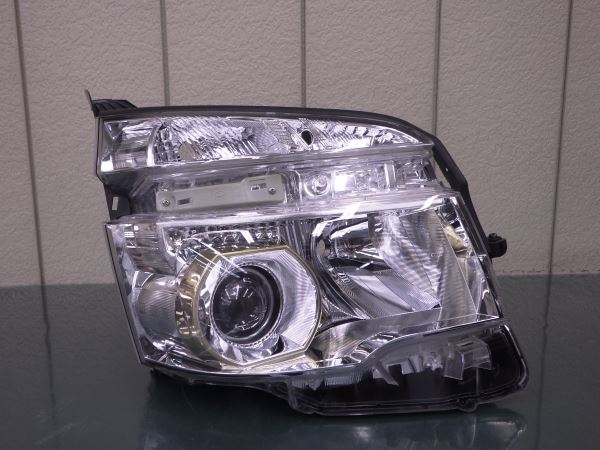 ヴォクシー ZS 煌Zの中古車を探すカーセンサー 2.0 後期 トヨタ