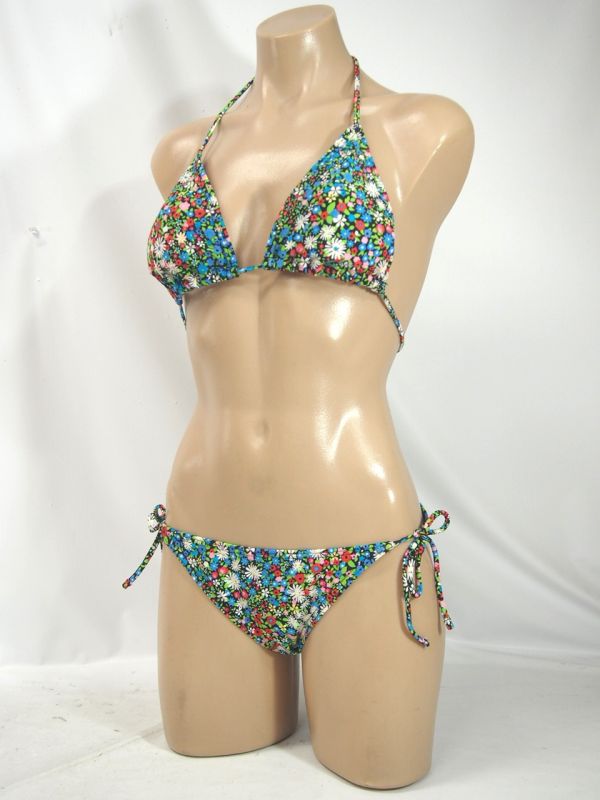 R3 22i ハイレグビキニ Forever21フォーエバー21 三角ビキニ 花柄 黒系 ブラック M 水着 三角ビキニ 売買されたオークション情報 Yahooの商品情報をアーカイブ公開 オークファン Aucfan Com