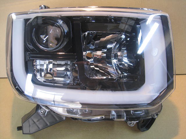 ウェイク LA700S 右ヘッドライトユニット 右ヘッドランプ 運転席側 前