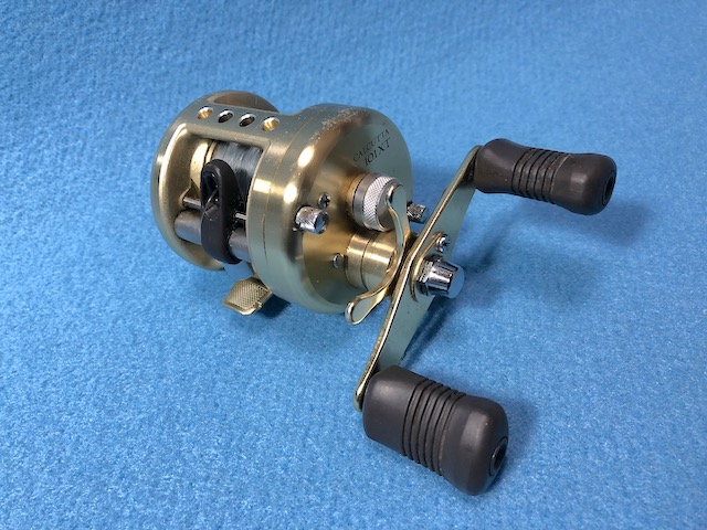 SHIMANO CALCUTTA 101XT リール SHIMANO CALCUTTA 101XT ベイトリール