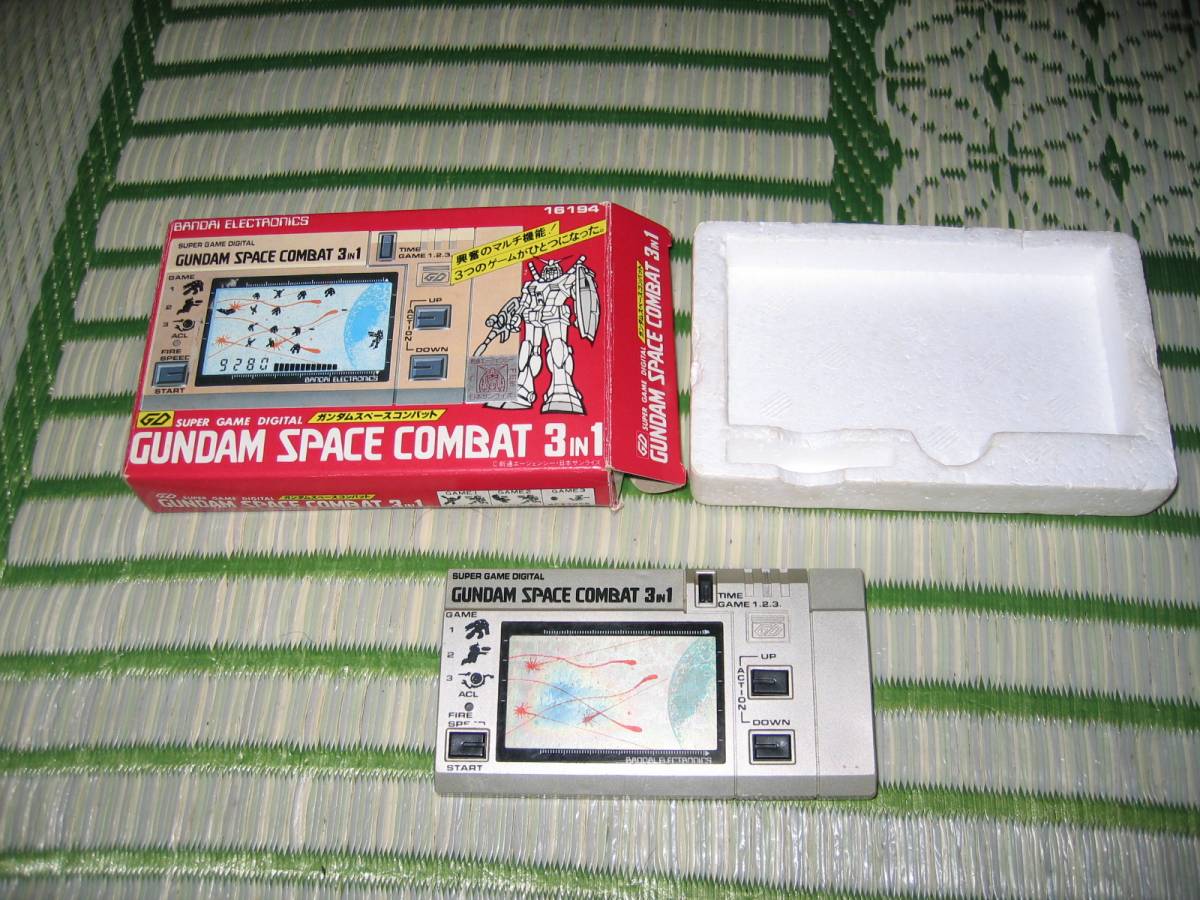 限定SALE，お買い得 ゲーム＆ウオッチ GAME＆WATCH ガンダム スペースコンバット 3in1 箱付き ケース付き(ゲームウォッチ)｜売買されたオークション情報、yahooの商品情報をアーカイブ公開 - オークファン ゲームウォッチ