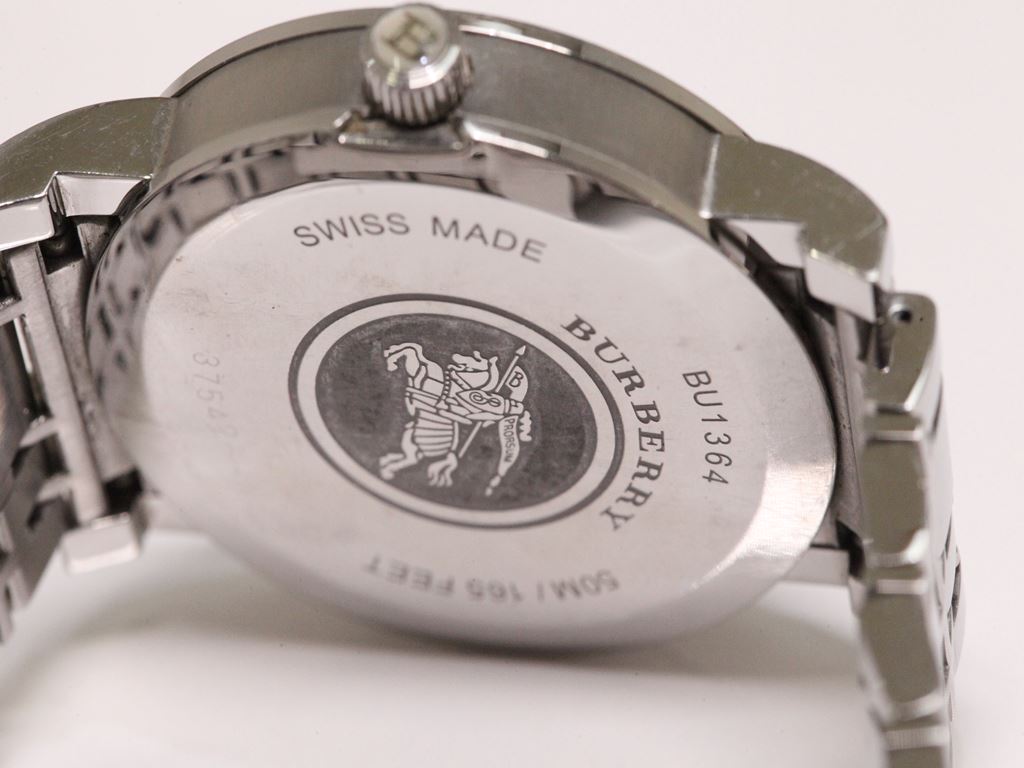 可動品【バーバリー】スイス製 文字盤黒 シルバー デイト クォーツ 