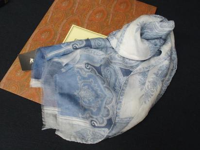 2. エトロ スカーフ ペイズリー柄 シルク100% ブルー系 42cm×130cm