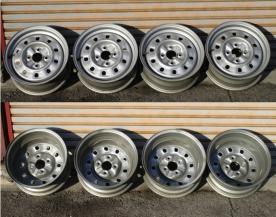  R31スカイライン 日産純正スチールホイール 4本セット 15インチ 6Jオフセット+25 PCD114.3 4穴 ホイールキャップ付き 当時物 旧車(純正品)｜売買されたオークション情報、yahooの商品情報をアーカ 4穴