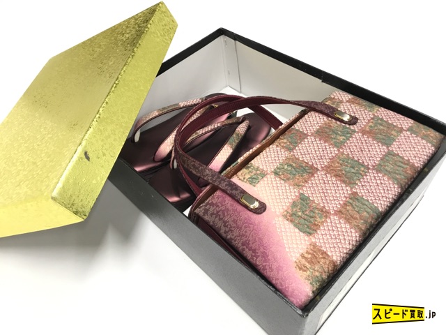 【格安，大得価】 スピ買 着物 1円 名品 草履M寸 和装バッグセット 金鷲本舗 和装小物 絞り 赤紫色 市松文 金彩(M寸)｜売買されたオークション情報、yahooの商品情報をアーカイブ公開 - オークファン M寸