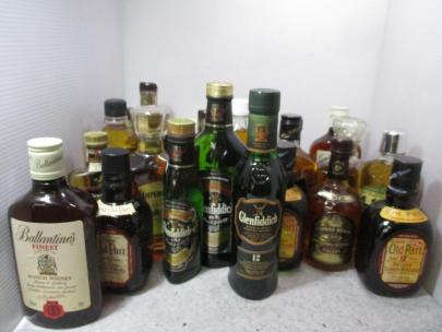 1円~ ウイスキー等30本 (200ml~500ml) バランタイン/グレンフィディック/ジョニーウォーカー/オールドパー/シーバス/クラウンローヤル 等