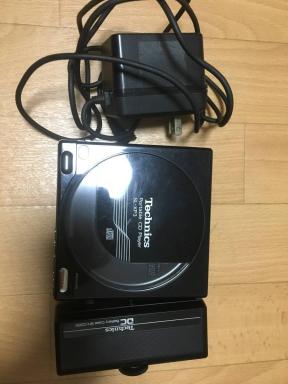 オーディオ機器 ポータブルCDプレーヤー technics SL-XP3 ケース付き