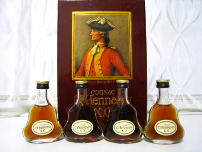 ☆ヘネシー（Hennessy）XO ミニボトル 4本セット 箱付 冊子付