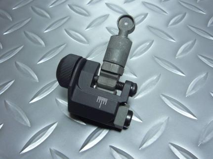 米軍放出品実物KACナイツマイクロフリップリアサイト中古品1 米軍実物 KnightsArmament/KAC BUIS 600m MicroFlipSight リアサイト