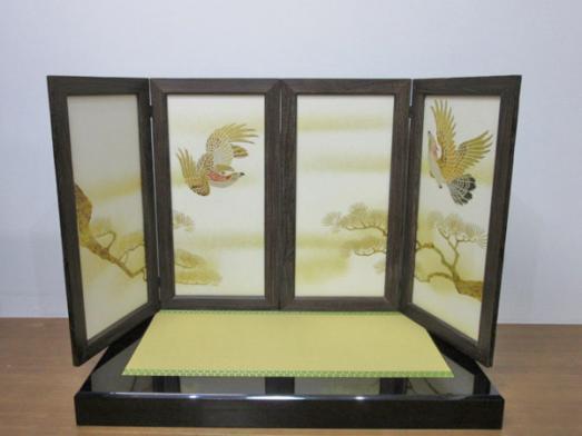 【白蓮】展示品　五月人形　御飾台 35号 黒塗畳台・屏風 25号 箔彩 松鷹　節句人形　s129