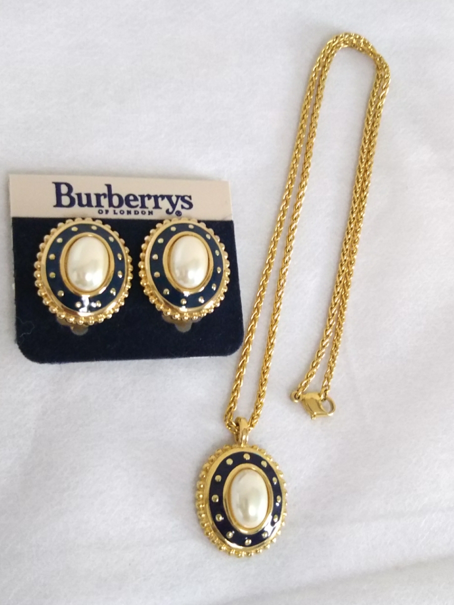 BURBERRY バーバリー 美品 フェイクパール付き ネックレス イヤリング 
