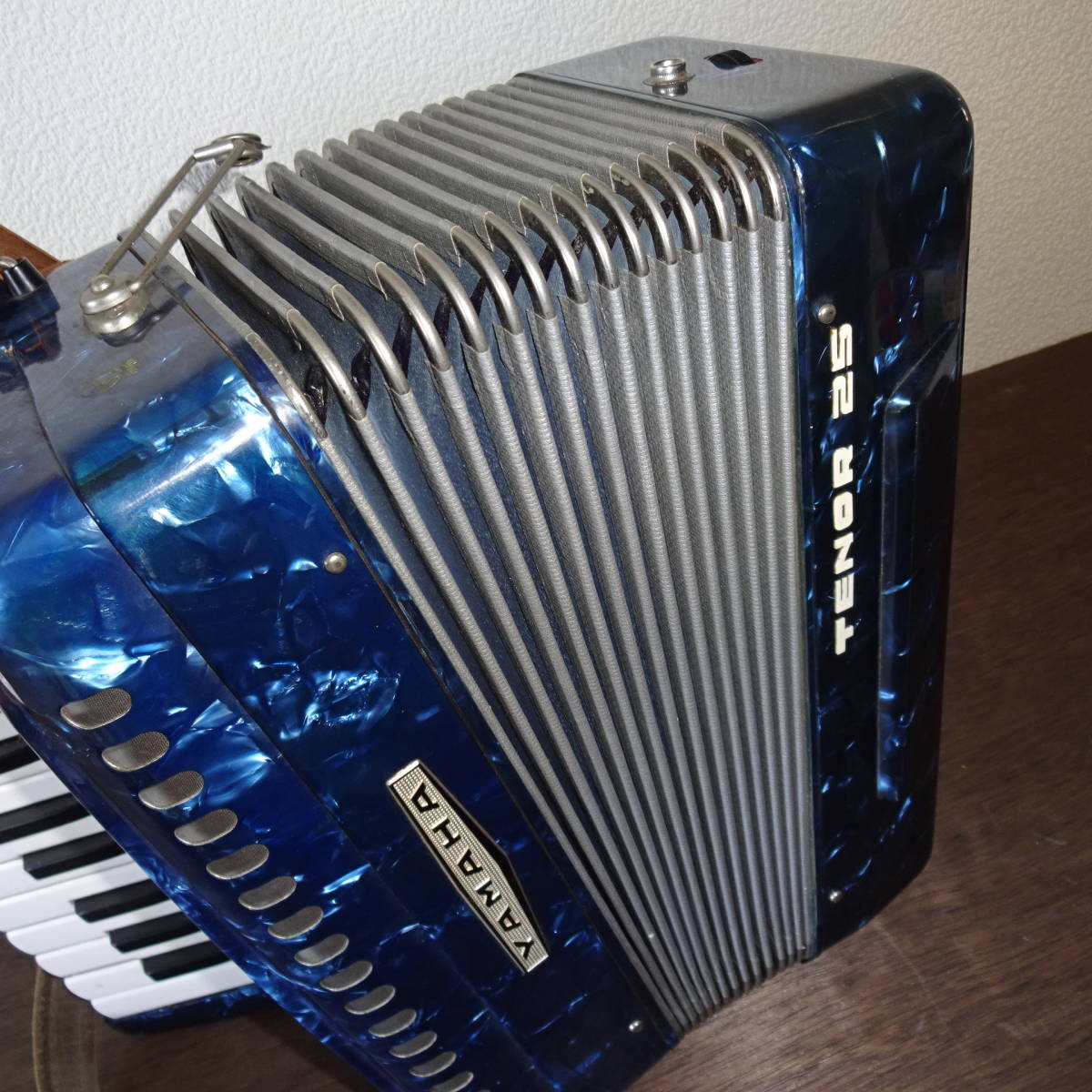 YAMAHA TENOR 25 アコーディオン YAMAHA TENOR 25 アコーディオン