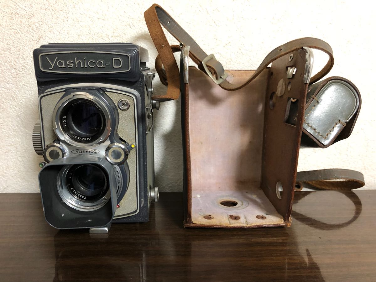 Yashica-D Camera Yashica Yashikor 80mm D f⁄3.5 - TLR Format with
