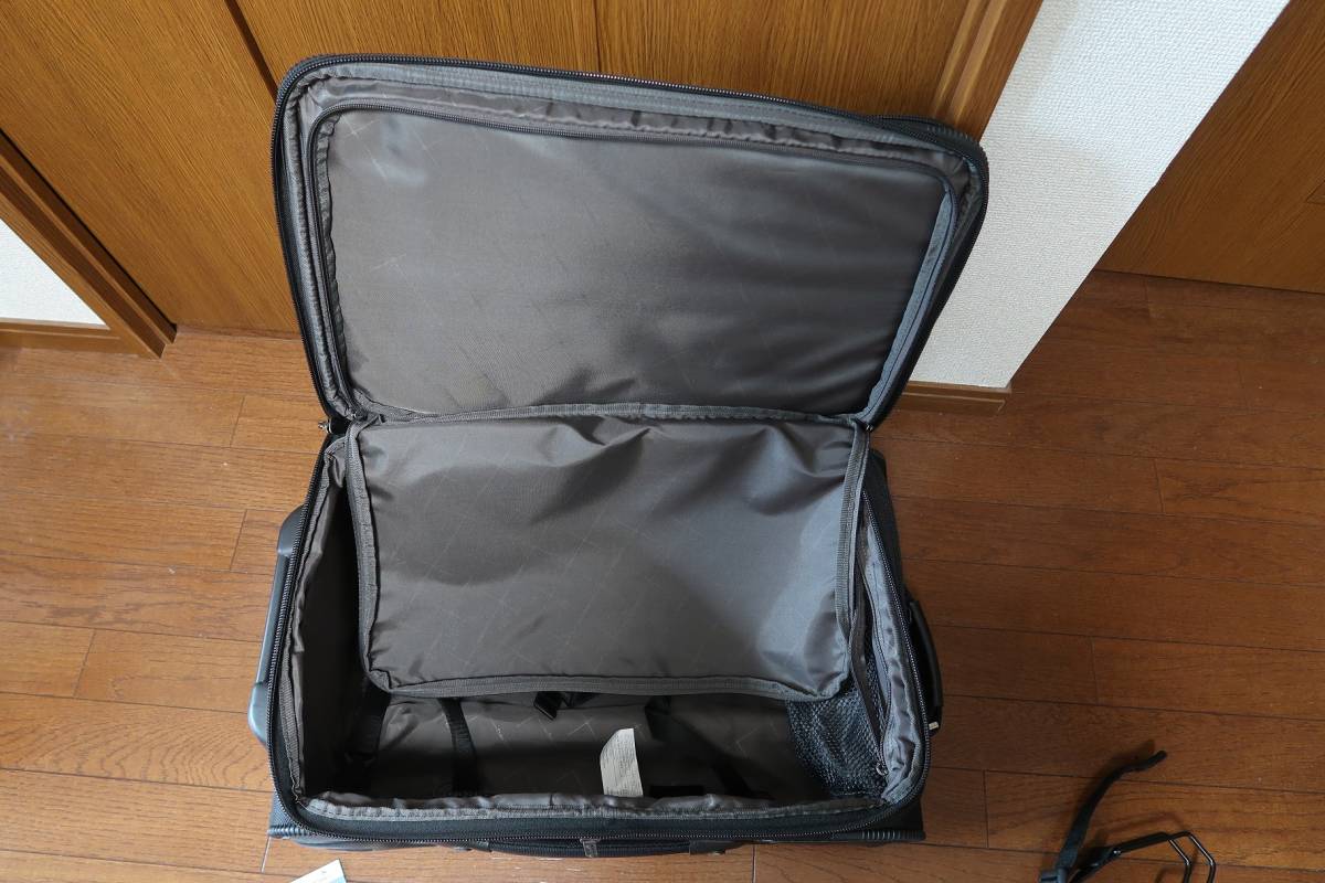 Travelpro FlightCrew 5 22” Expandable Rollaboard トラベルプロ