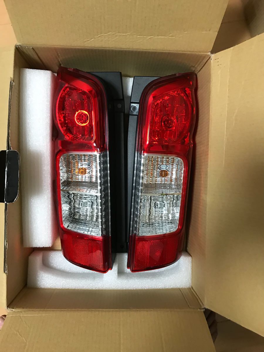 NV350 キャラバン テールランプ E26 | 左右セット MORASTYLE E26系 