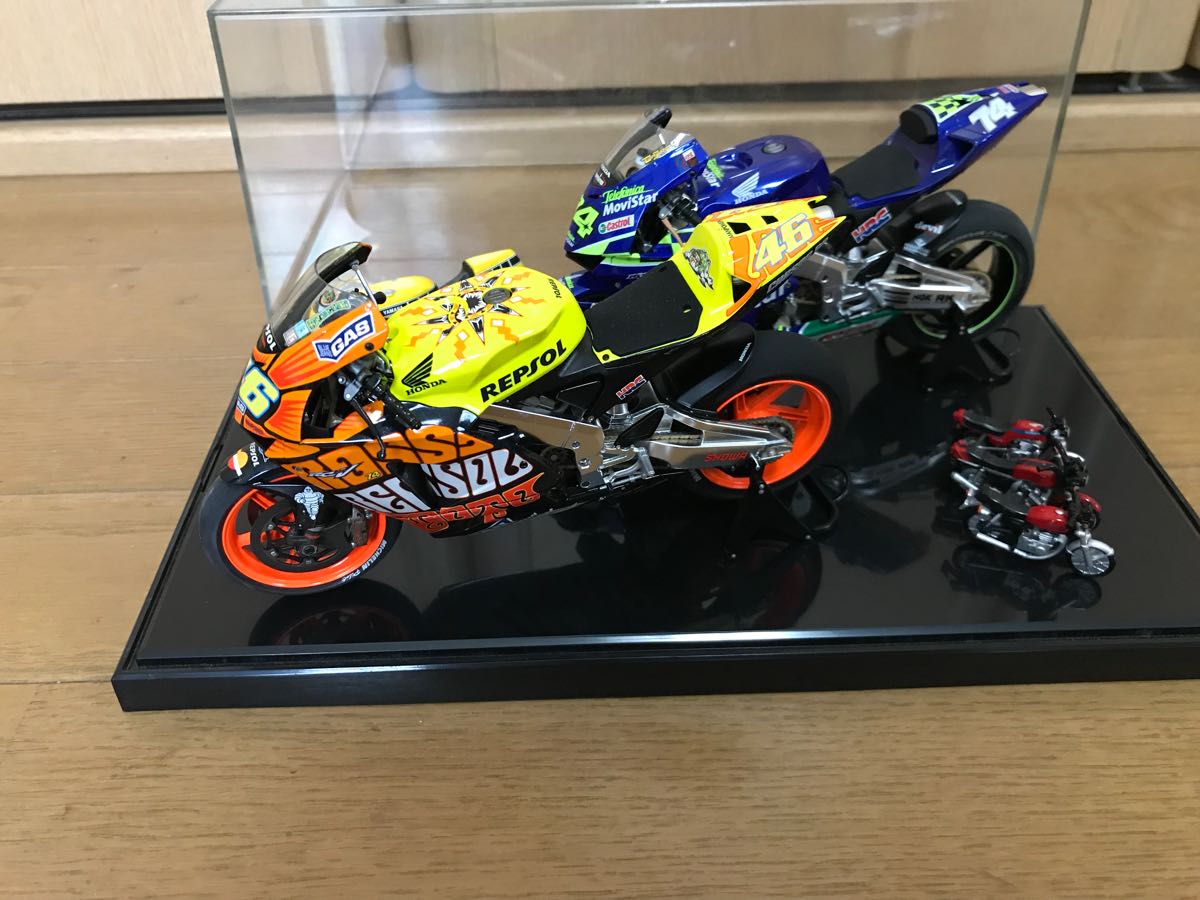 タミヤマスターワーク HONDA RC211V 加藤大治郎、バレンティーノ