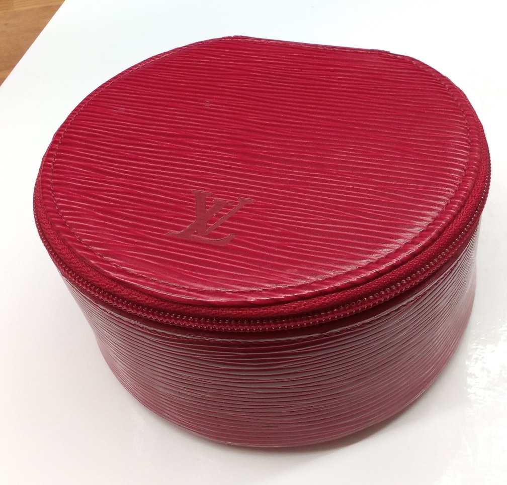 【質流れ品】ルイヴィトンエピ　ジュエリーケース　アクセサリー保管に便利（送料無料）