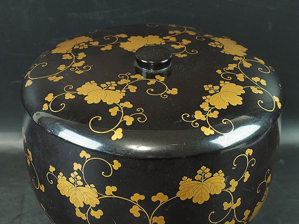 江戸期 金蒔絵 花図蓋物 時代漆器 AF4181 ゆうパック全国一律800円