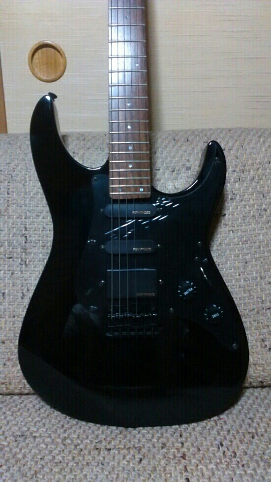 ★FERNANDES FSR-40 新古品レベルの極上美品! シックなオールブラック！ DESIGNED BY ROCK INN
